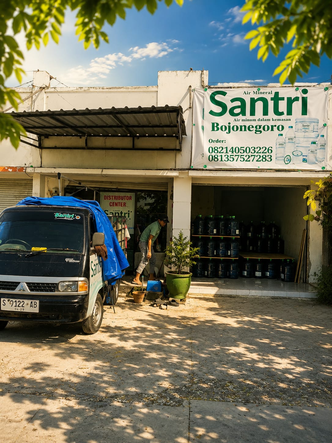 Produk Santri di gudang